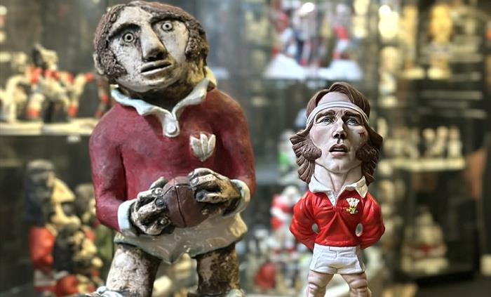 The picture shows two Groggs of JPR Williams in our museum, one very old and groggy and one refined and smaller.